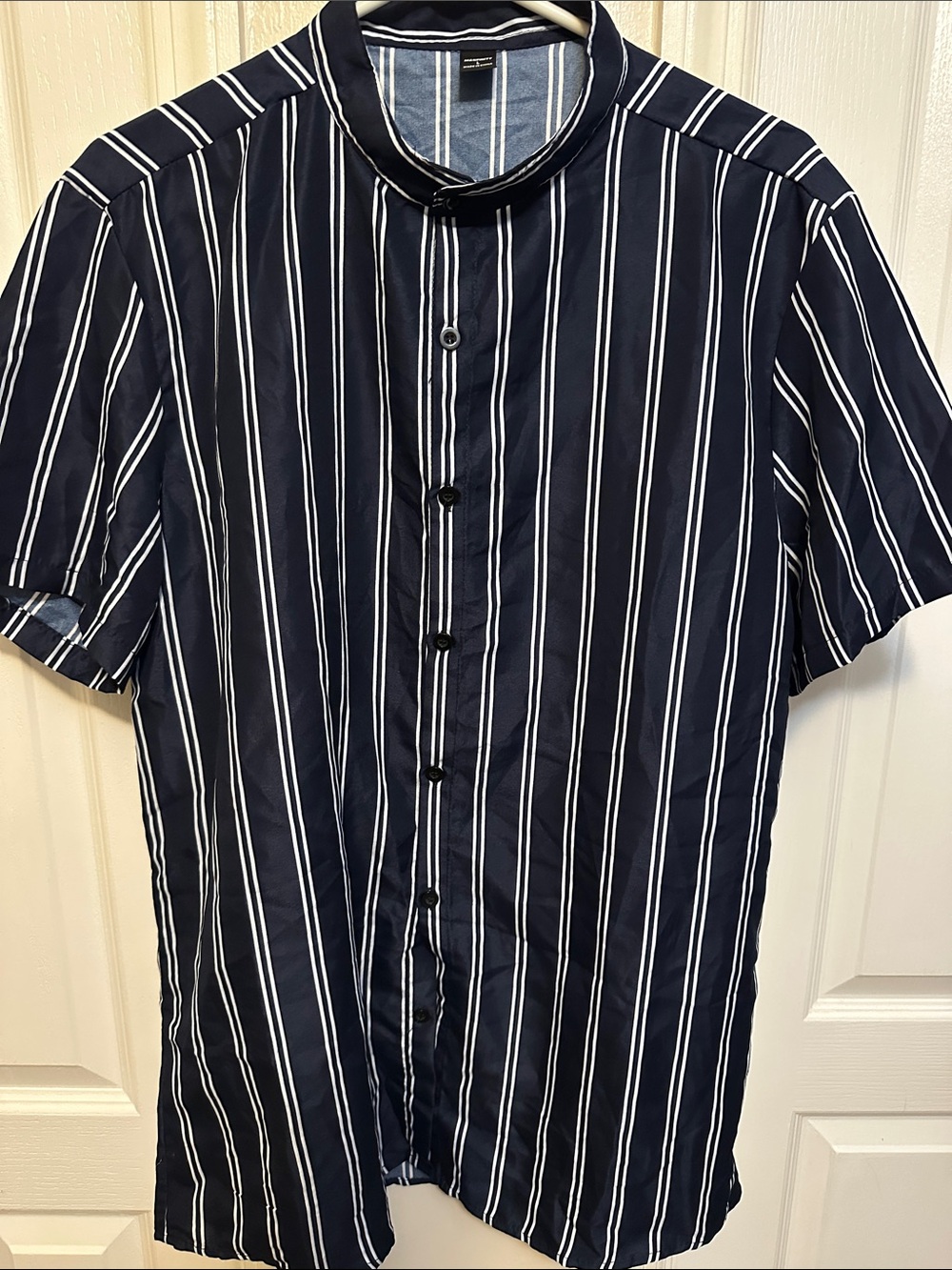 NFINITY Navy and White Vertical Stripe Short-Sleeve Button-Down